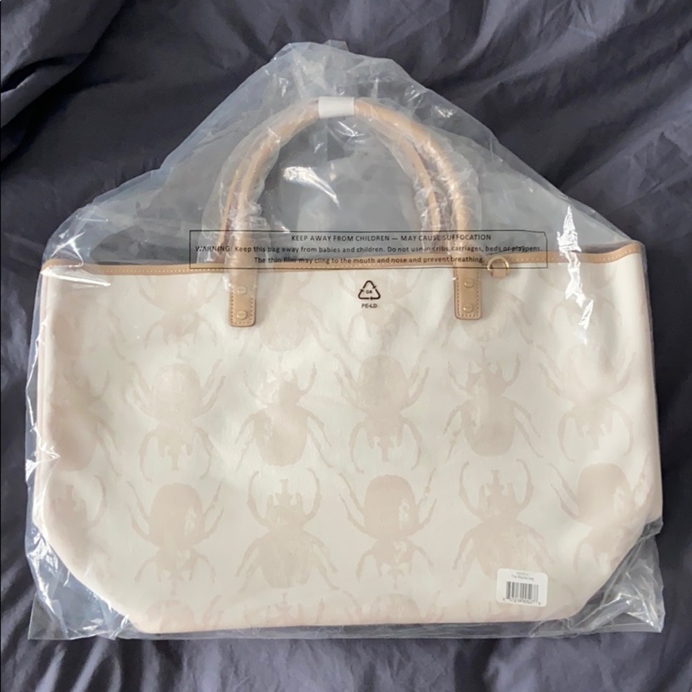 LAST ONE! NWT India Hicks Mayfair tote